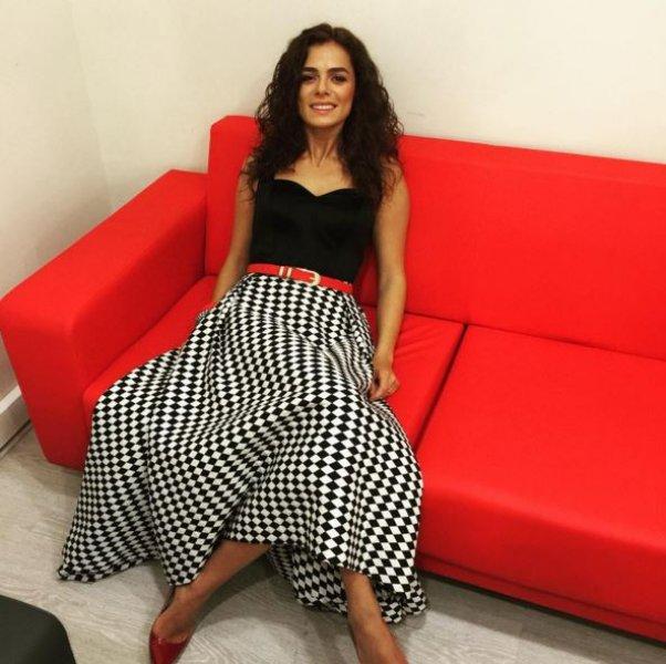 Özge Özpirinçci yeni yaşını kutladı