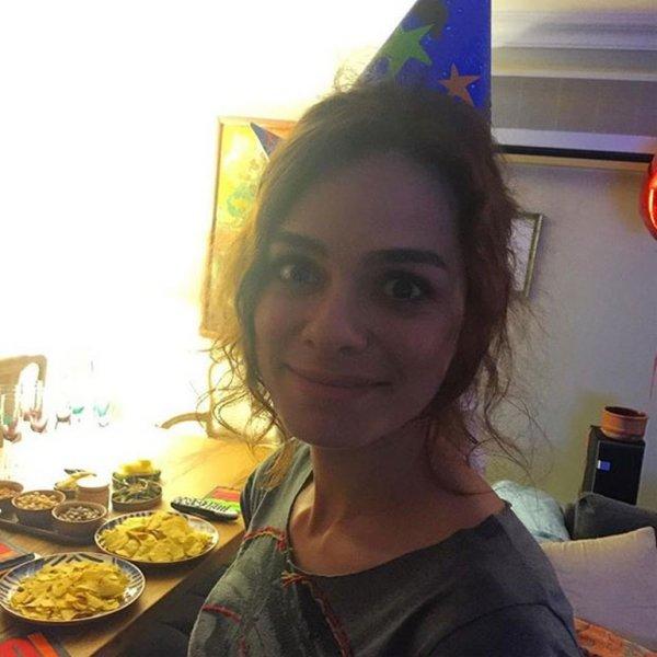 Özge Özpirinçci yeni yaşını kutladı