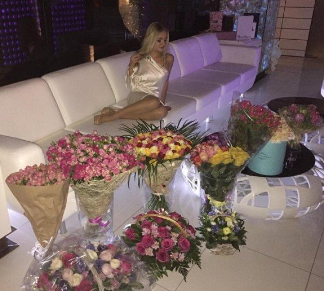 Liza Peskova'nın Instagram paylaşımlar - Resim 20