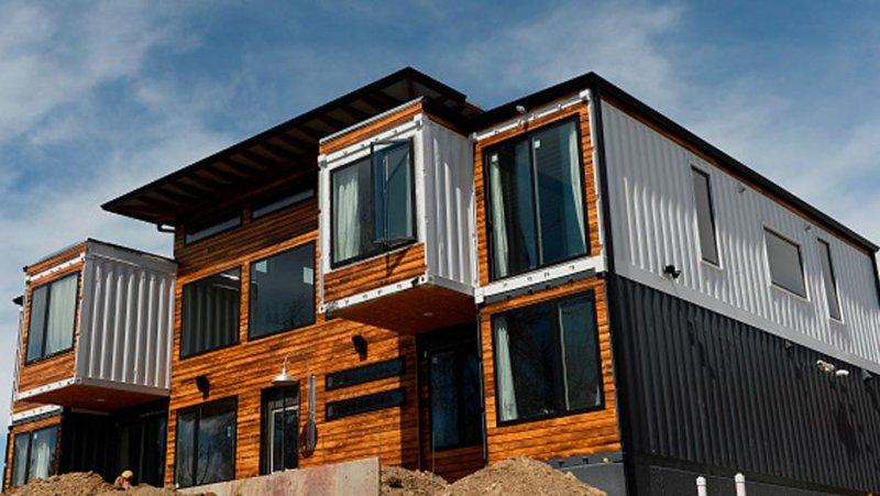 ABD'li çift  konteynırlardan villa yaptı