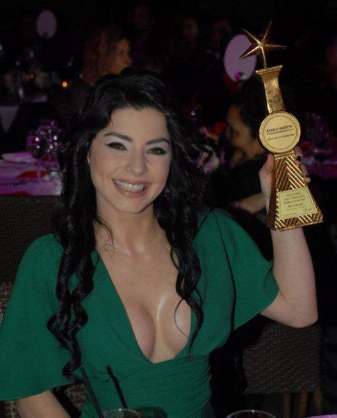 Merve Boluğur Sinem'in düğününe gitmeyecek 