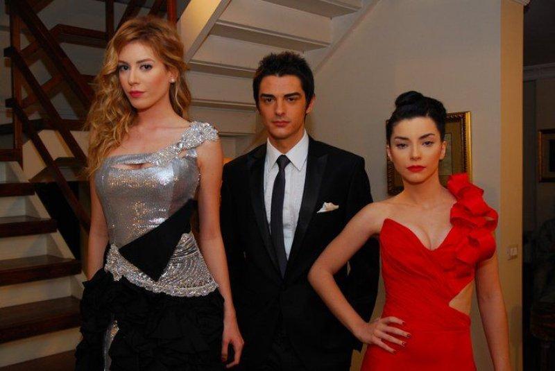 Merve Boluğur Sinem'in düğününe gitmeyecek 