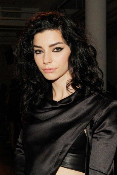 Merve Boluğur Sinem'in düğününe gitmeyecek 