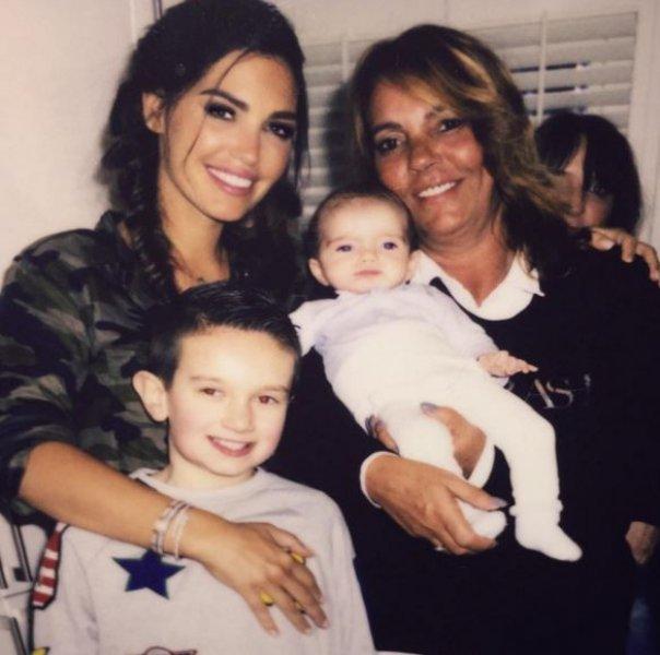 Yolanthe oğluyla bir örnek