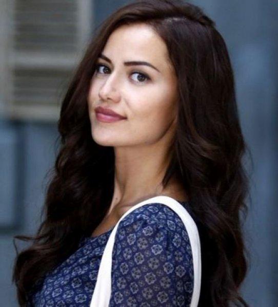Fahriye Evcen gelinlik giydi