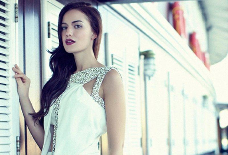 Fahriye Evcen gelinlik giydi