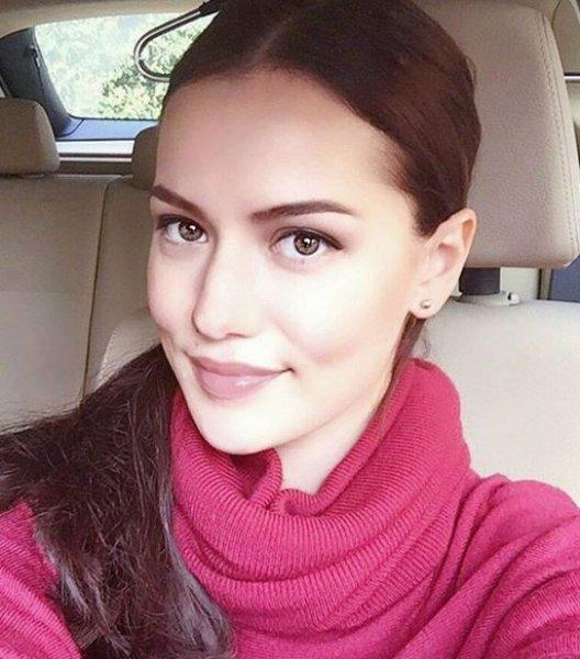 Fahriye Evcen gelinlik giydi
