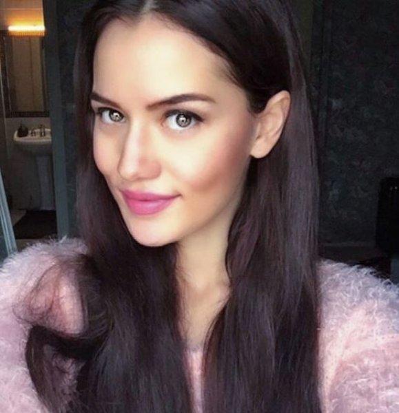 Fahriye Evcen gelinlik giydi