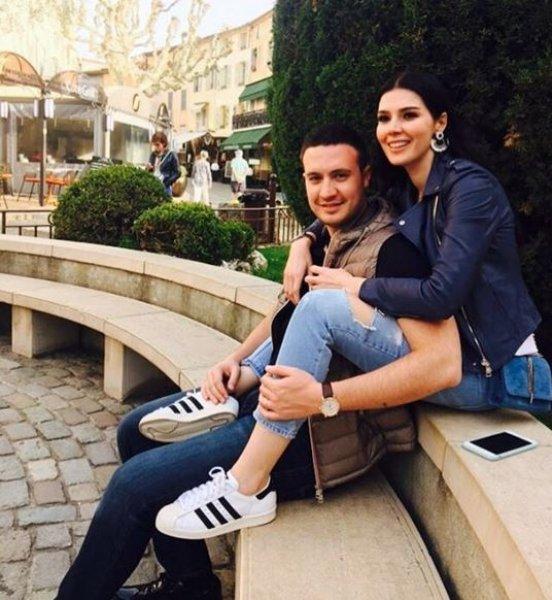 Güzel oyuncu Hatice Şendil'den mutluluk pozu