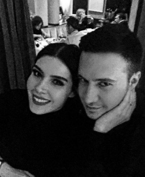 Güzel oyuncu Hatice Şendil'den mutluluk pozu