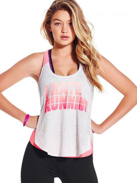 Gigi Hadid sevgilisiyle romantik pozlar verdi 