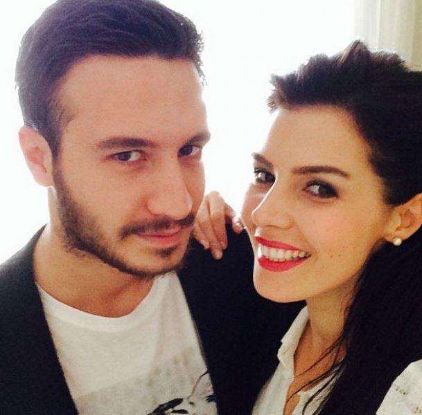 Güzel oyuncu Hatice Şendil'den mutluluk pozu