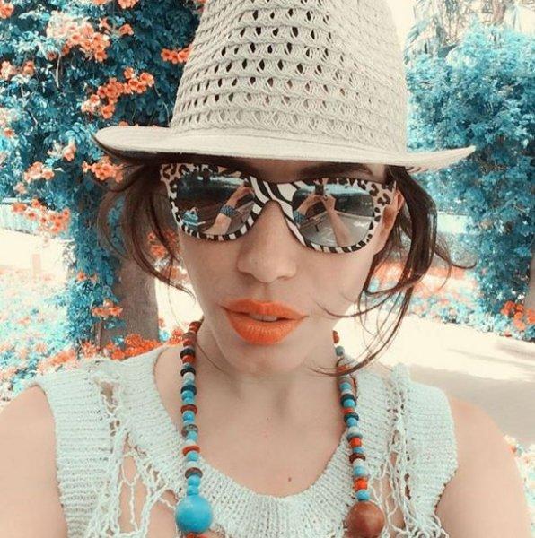 Burcu Güneş Konyaspor için marş yaptı