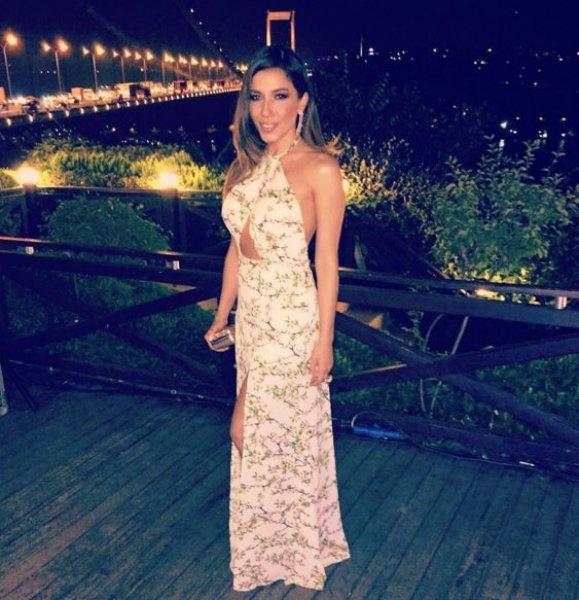 Burcu Güneş Konyaspor için marş yaptı