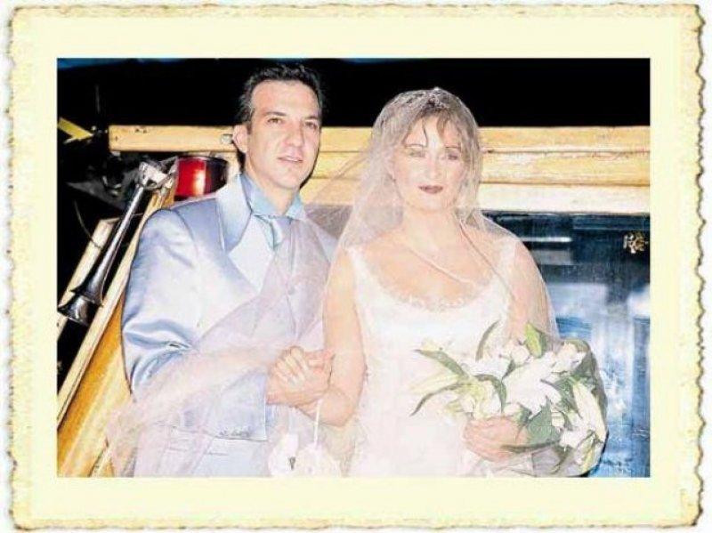 Ünlülerin az bilinen düğün fotoğrafları