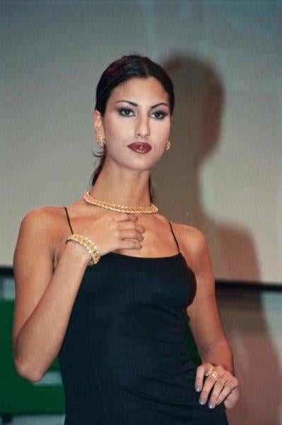 90'lara damga vuran mankenler