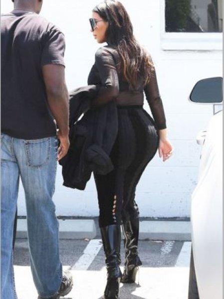 Kim Kardashian yine transparan