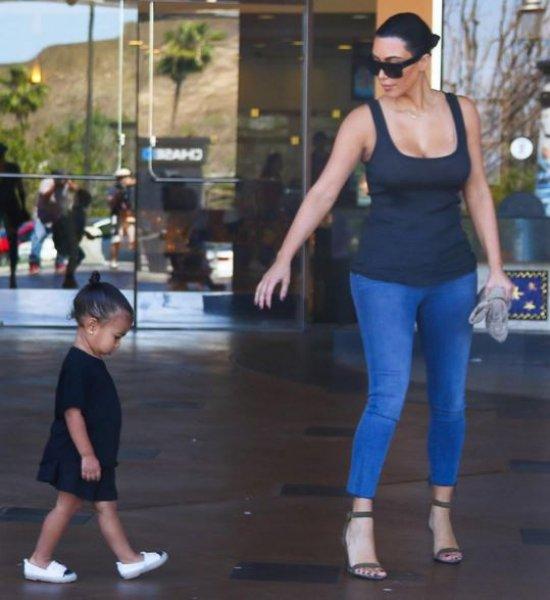 Kim Kardashian yine transparan