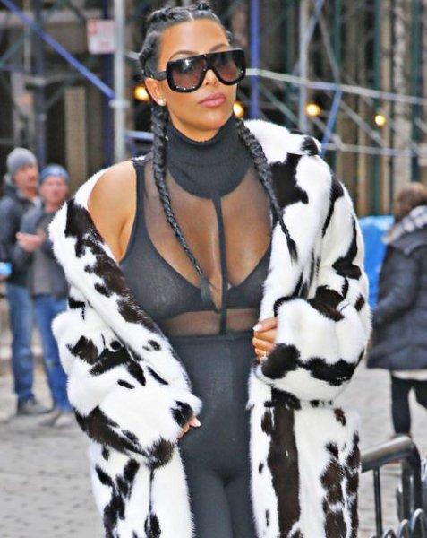 Kim Kardashian yine transparan