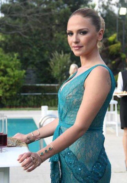 Sinem Öztürk sevgilisi Mustafa Uslu evli çıktı