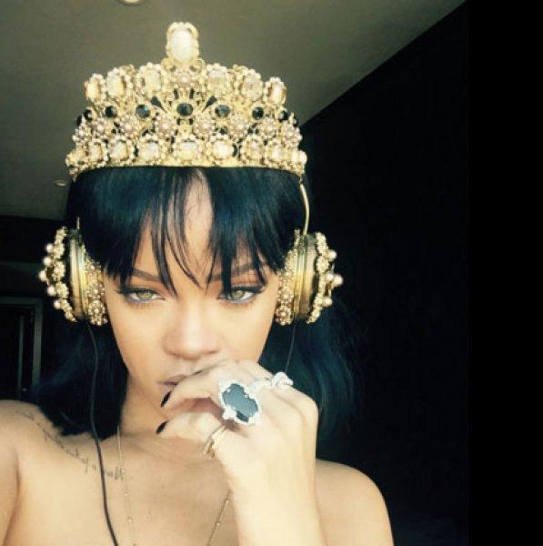 Rihanna'nın yeni çorap koleksiyonu