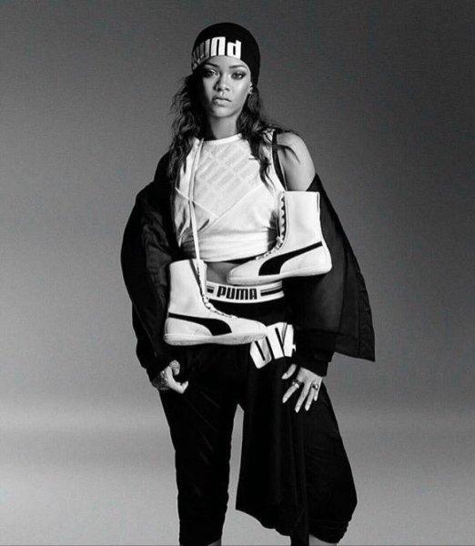 Rihanna'nın yeni çorap koleksiyonu