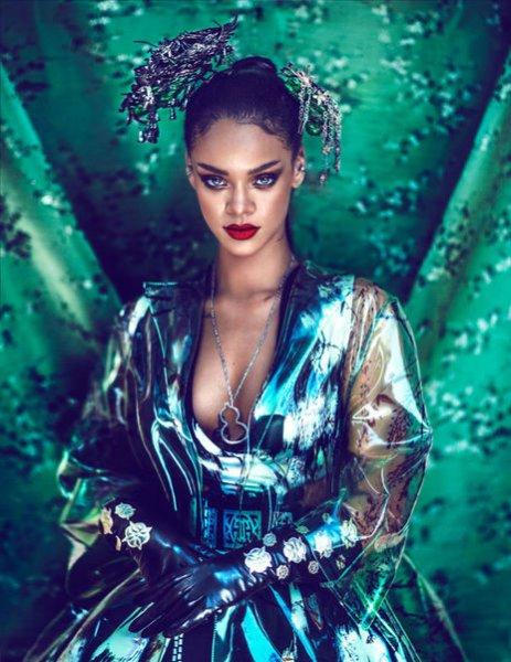 Rihanna'nın yeni çorap koleksiyonu