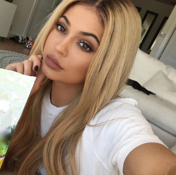 Estetik sonrası Kylie Jenner'ın değişimi 
