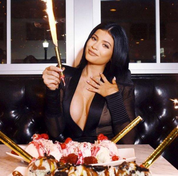 Estetik sonrası Kylie Jenner'ın değişimi 