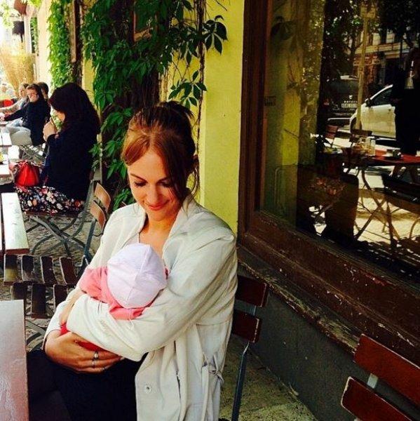 Meryem Uzerli'nin kızı Lara ilk kez görüntülendi