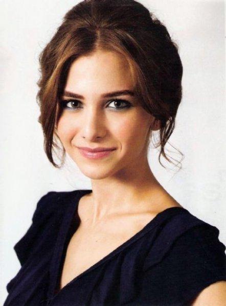 Keremcem'in sevgilisi Ezgi Asaroğlu