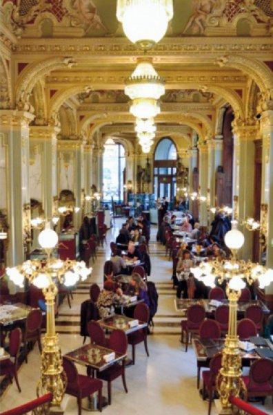 Budapeşte doğal güzellikleriyle büyülüyor