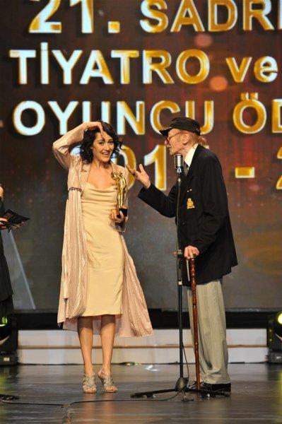 21. Sadri Alışık Tiyatro ve Sinema Ödülleri sahiplerini buldu 