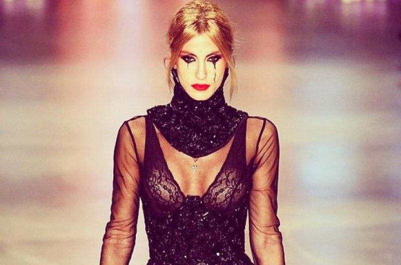 Çağla Şıkel oğullarıyla Anneler Günü'nü kutladı