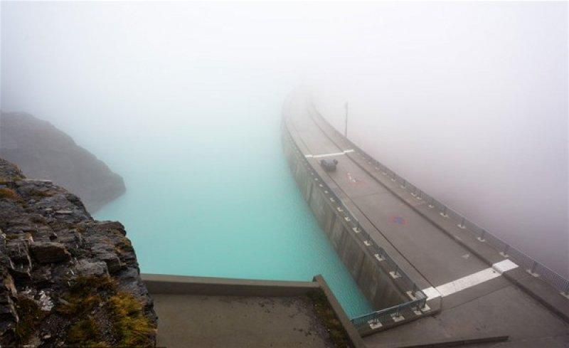 İsviçre'nin Mauvoisin Barajından muhteşem manzara 