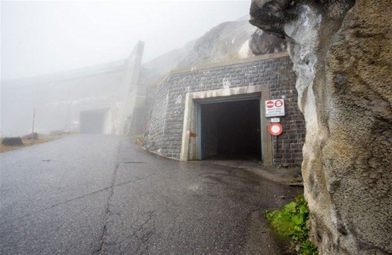 İsviçre'nin Mauvoisin Barajından muhteşem manzara 