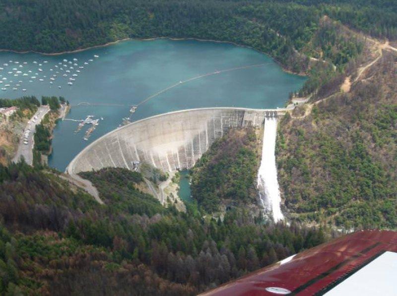 İsviçre'nin Mauvoisin Barajından muhteşem manzara 