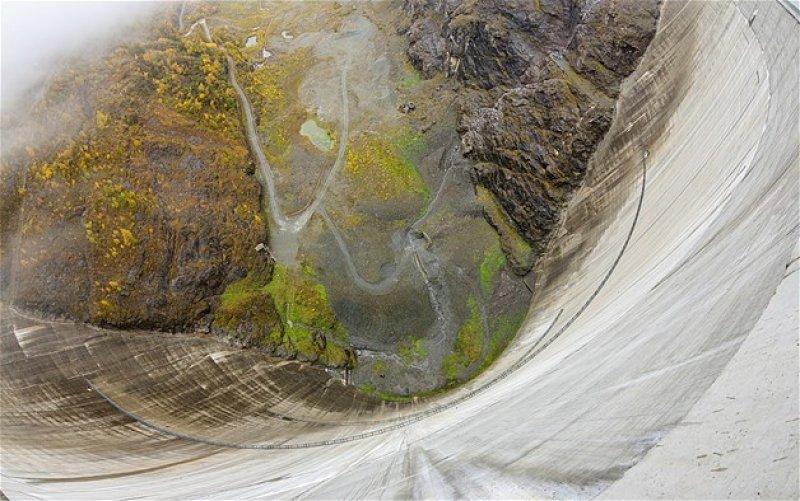 İsviçre'nin Mauvoisin Barajından muhteşem manzara 