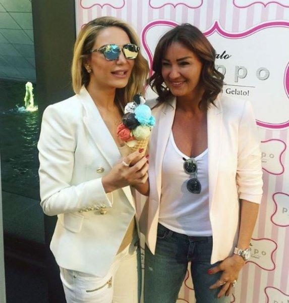 Işıl Reçber kızıyla podyumda 