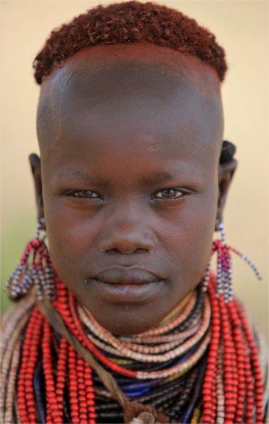 Etiyopya'nın cesur Hamar kabilesi kadınları