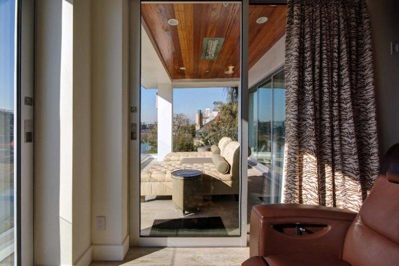 Van Damme'ın evi Ice Cube'a satıldı