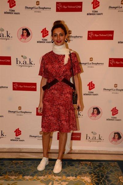 Ünlü anneler ve kızları podyumda 