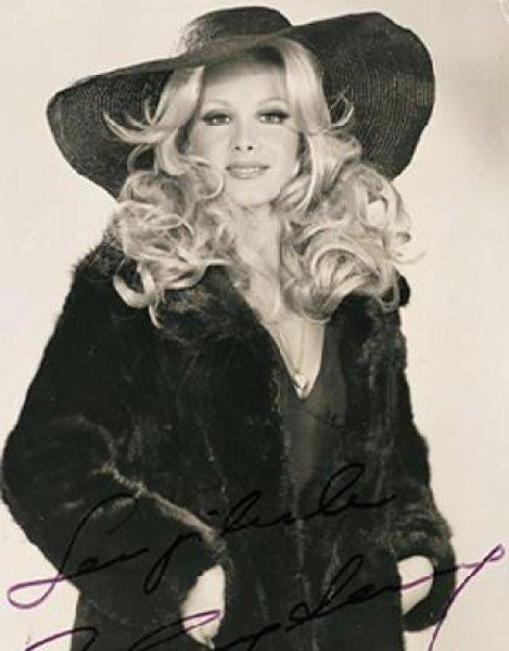 Filiz Akın’ın 4 bin 500 fotoğrafı sergiye sunulacak 