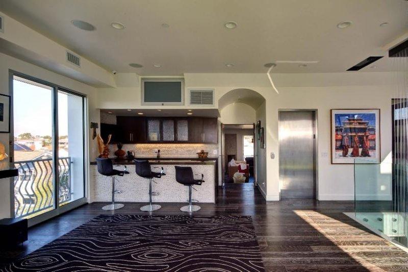 Van Damme'ın evi Ice Cube'a satıldı