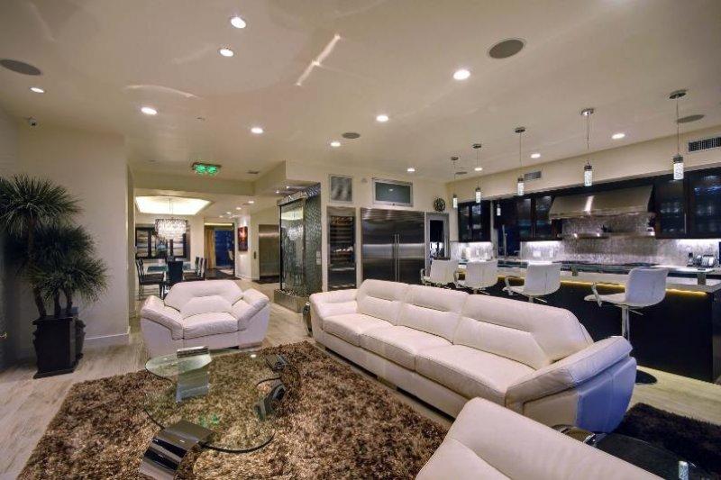 Van Damme'ın evi Ice Cube'a satıldı