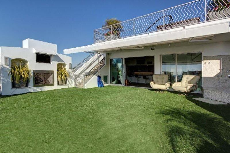 Van Damme'ın evi Ice Cube'a satıldı