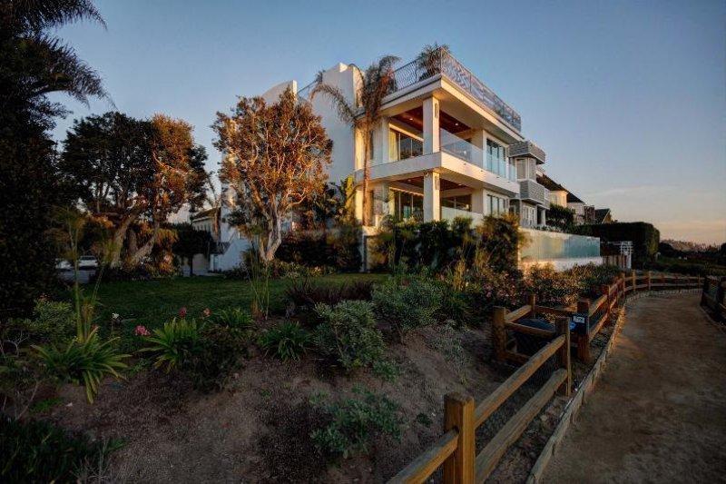 Van Damme'ın evi Ice Cube'a satıldı