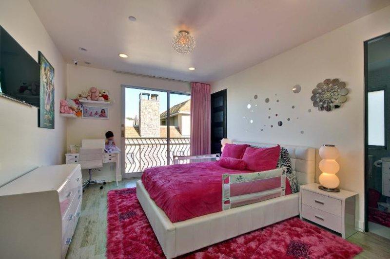 Van Damme'ın evi Ice Cube'a satıldı