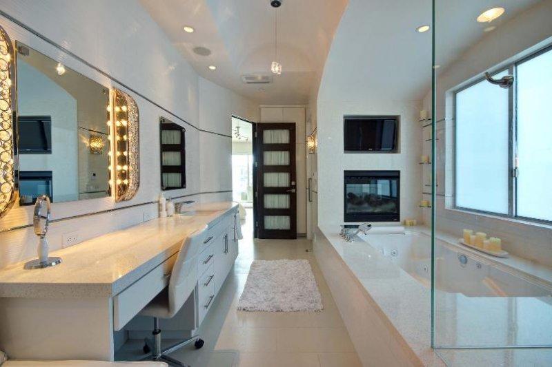 Van Damme'ın evi Ice Cube'a satıldı