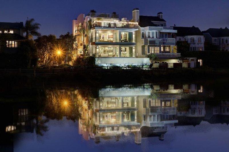 Van Damme'ın evi Ice Cube'a satıldı